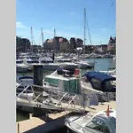 Cathy Duplex Plein Sud Vue Port Avec Piscine Interieure Chauffee