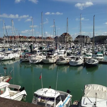 Apartamento Cathy Duplex Plein Sud Vue Port Avec Piscine Interieure Chauffee Dives-sur-Mer