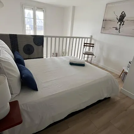 Cathy Duplex Plein Sud Vue Port Avec Piscine Interieure Chauffee