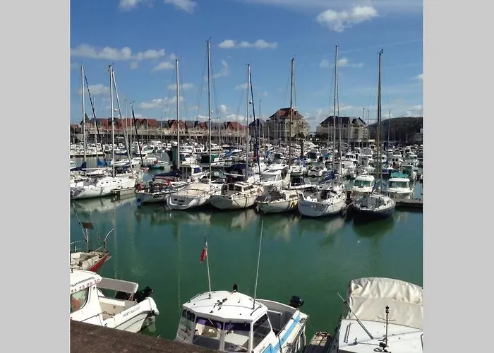 公寓 Cathy Duplex Plein Sud Vue Port Avec Piscine Interieure Chauffee 滨海迪沃