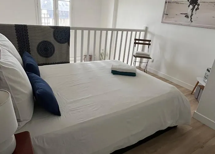 Cathy Duplex Plein Sud Vue Port Avec Piscine Interieure Chauffee